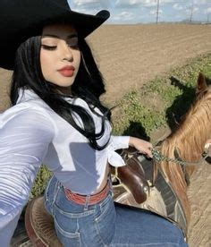 Pin By Mel On Christmas Latina Fashion Outfits Cute Cowgirl