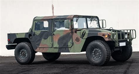 Am General Humvee M Un Impressionnant V Hicule Militaire Vendre