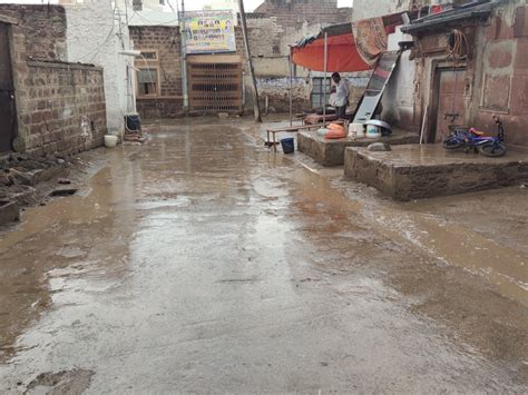 The First Rain Opened The Poll Of The Municipality Blocked The Drains