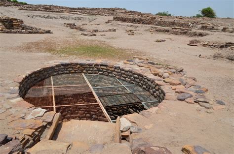 DHOLAVIRA, THE HARAPPAN CITY - Abhijna e-Museum