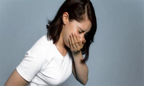 Know Your Body: What Causes Vomiting And When To Go To A Doctor? - Tata ...