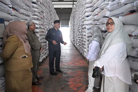 Masyarakat Sumbar Tidak Perlu Khawatir Gubernur Pastikan Stok Beras