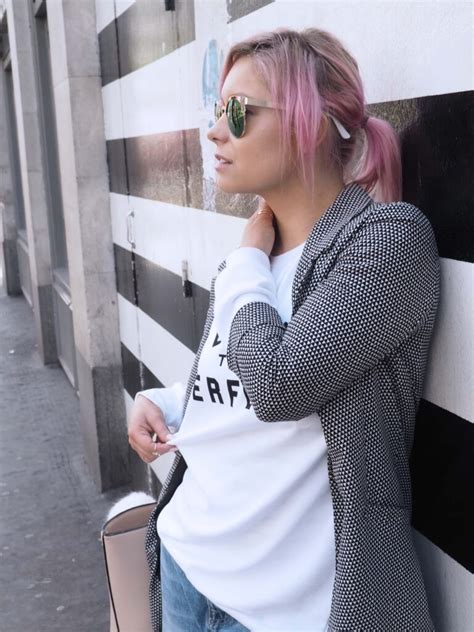 How To Assemble The Perfect Capsule Wardrobe Pink Hair Outfits Don