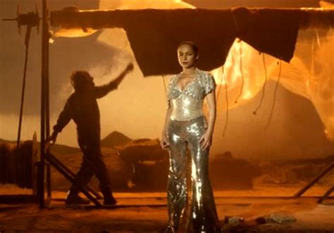 Vidéo Sade Dévoile Le Clip De Soldier Of Love Elle