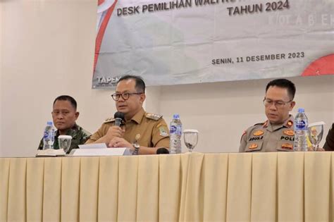 Pj Wali Kota Bekasi R Gani Muhammad Buka Rapat Koordinasi Desk