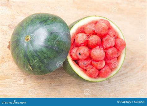 Salada De Fruta Esferas Da Melancia Foto De Stock Imagem De Frio