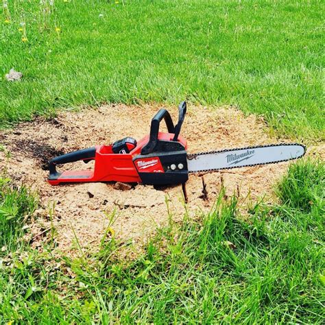 Milwaukee Chainsaw Review: Is The M18 Battery Saw Any Good?