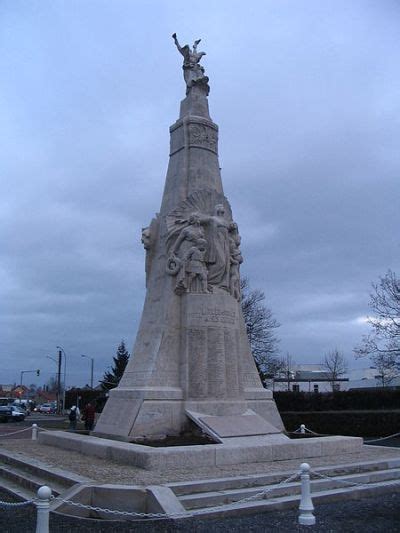 War Memorial Romilly Sur Seine Romilly Sur Seine TracesOfWar