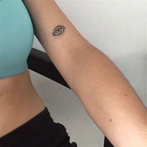 El Significado Del Tatuaje Ojo Turco Minimalista En Zonas