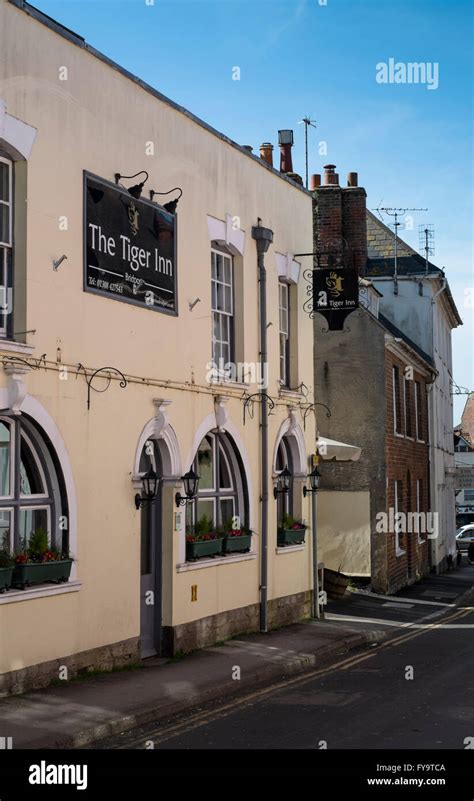 The tiger inn pub hi-res stock photography and images - Alamy