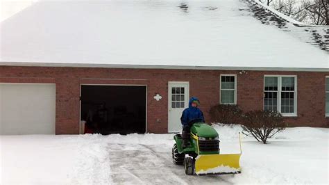 John Deere X300 Plowing Snow Hd Youtube