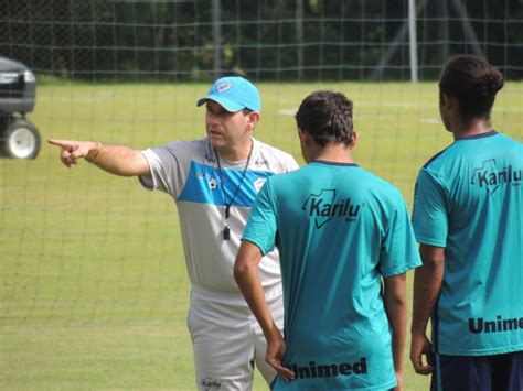 Londrina foca treino ofensivo e tem só um desfalque contra o Coritiba