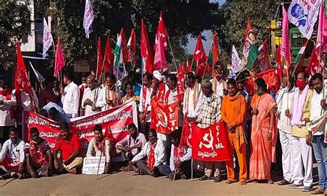 Protests Galore In Warangal In Support To Farmers Over Bharath Bandh