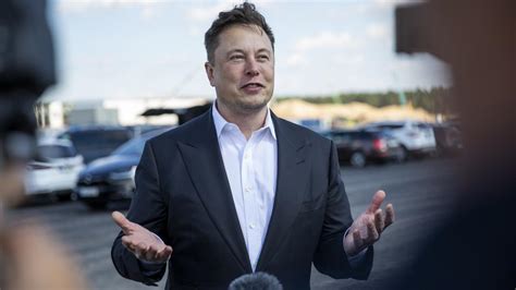 Elon Musks Inner Circle Rocked By Fight Over His 338bn Fortune The