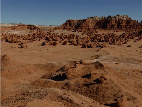 Hiking in Goblin Valley | Utah State Parks