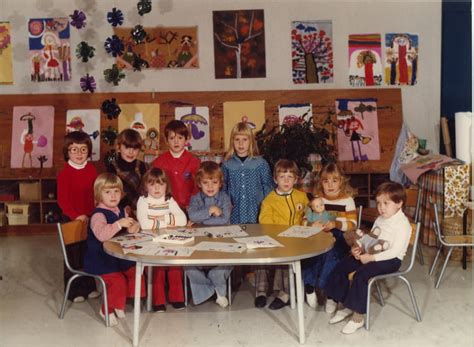 Photo De Classe Maternelle Moyen De Ecole Petit Chenois