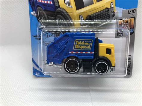 Hot Wheels Total Disposal Mainline HW Metro