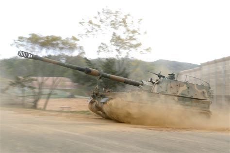 South Korean K9 Thunder self-propelled howitzer during a recent exercise : TankPorn