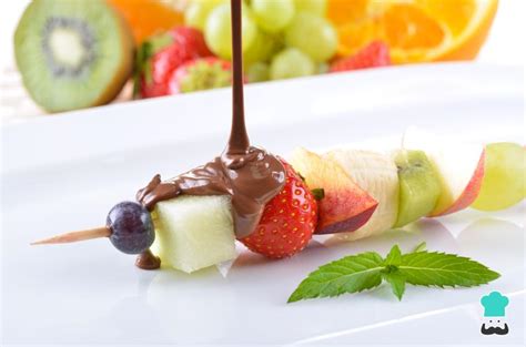 Brochetas De Fruta Con Chocolate F Cil