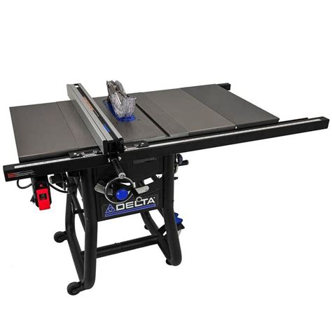 Delta 5000 10 In Carbide Tipped Blade 15 Amp Table Saw In The Table