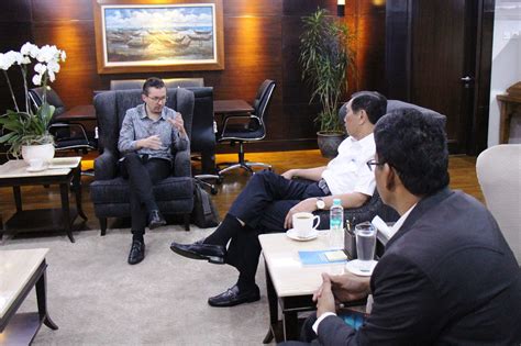 Menko Luhut Rapat Dengan Mr Oliver Hess World Economic Forum