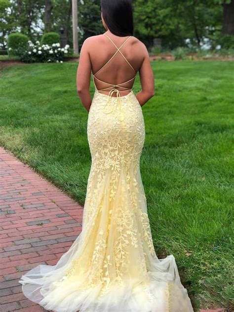 Amazing Halter Yellow Lace Mermaid Trumpet Prom Dress 2020 Long Gradu