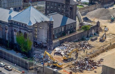 Demolition Of Old Baltimore City Jail Photos Baltimore Sun