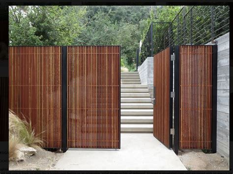 Wooden Entrance Gates for a Charming Home