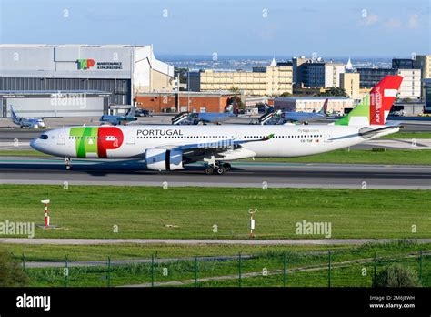 Tap A330neo Hi Res Stock Photography And Images Alamy