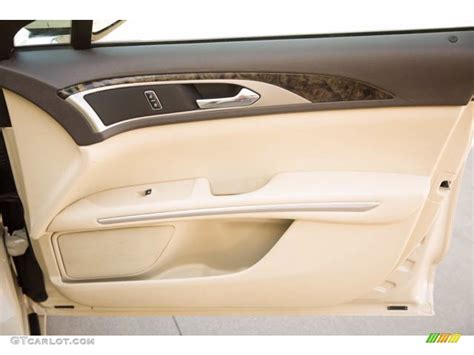 2015 Lincoln MKZ Hybrid Door Panel Photos | GTCarLot.com