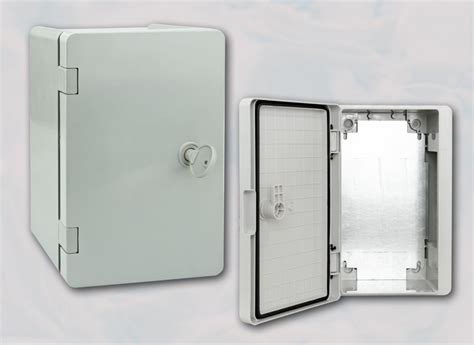 Пластиковый влагозащищенный бокс с монтажной панелью IP65 210х280х130мм ...