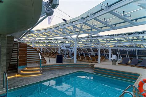 Yacht Club MSC Grandiosa Kreuzfahrtschiff Bilder