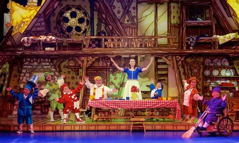 Snow White Panto Review