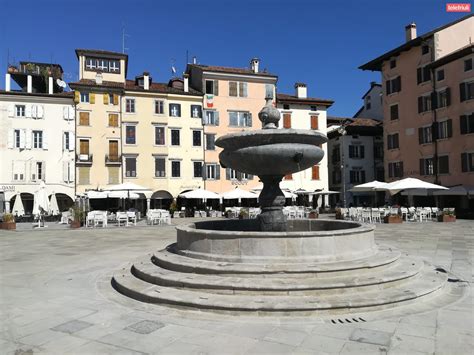 Piazza San Giacomo Torna Al Suo Splendore Restaurata La Fontana