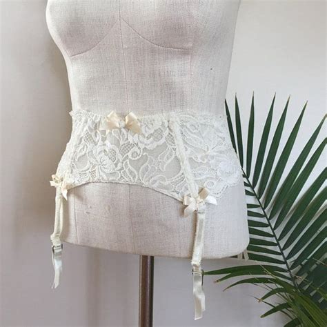 Sean Vintage Cream Lace Garter Belt Four Strap Satin Ribbon Bows