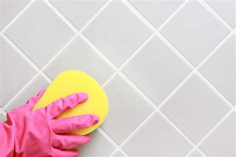 5 Best Baking Soda and Vinegar Cleaning Solutions | Reader's Digest