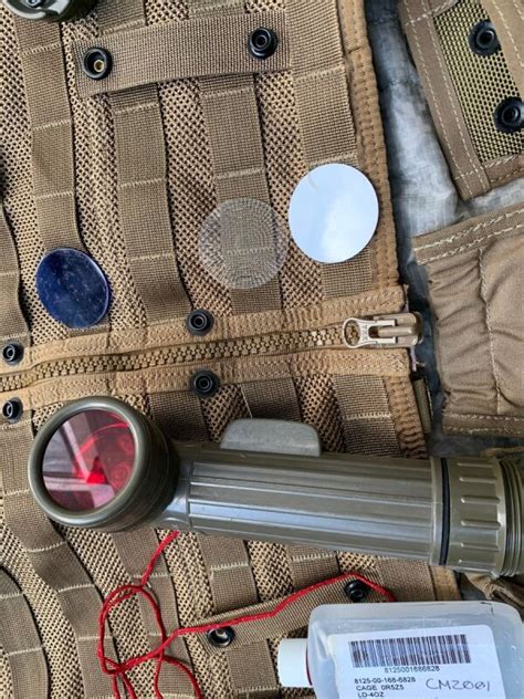 米軍実物 SURVIVAL VEST CMU 33 P22P 18 V コヨーテ ボディーアーマーベスト