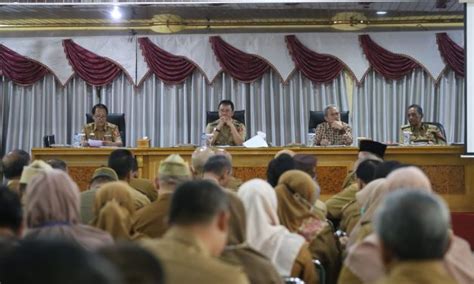 Pemkab Pj Bupati Lambar Pimpin Rapat Pelaksanaan Perencanaan Dan