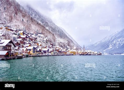 Historische Hallstatt Stadt Auf Einem Alpinen See In Den Alpen In