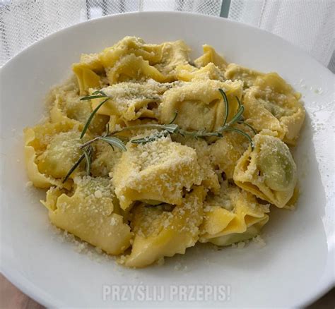 Tortellini W Sosie Mietanowo Rozmarynowym Przepis Przyslijprzepis Pl