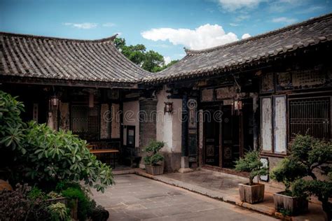 Facade of an Old Traditional Chinese House in the Zhu Family Garden in ...