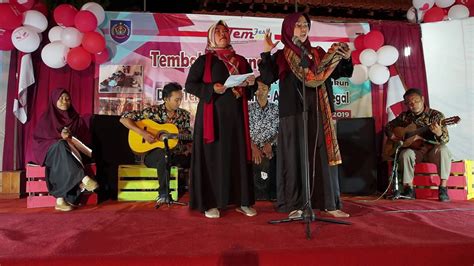 Musikalisasi Puisi Merdeka Atau Mati Tembok Luwung Festival The