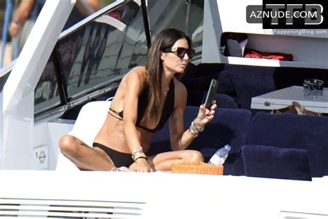 Elisabetta Gregoraci Sexy Seen Flaunting Her Hot Bikini Body At The