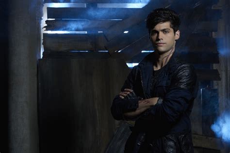 Alec Lightwood (Shadowhunters) | LGBT Characters Wikia | Fandom