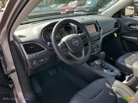 Black Interior 2020 Jeep Cherokee Latitude Plus 4x4 Photo 135116681