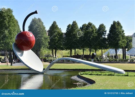 The Spoonbridge and Cherry at the Minneapolis Sculpture Garden in ...