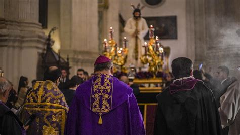 El V A Crucis De Las Cofrad As En Im Genes