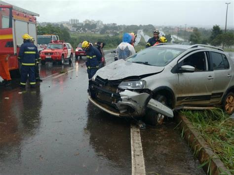 G1 Homem fica ferido após carro capotar na BR 020 sentido Brasília