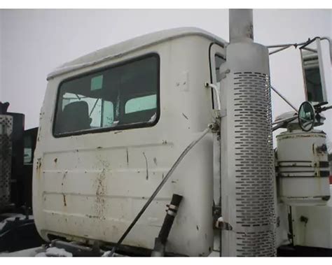 Mack R Model Cab Assembly In Cedarville Oh 4 500 00 D15127ca