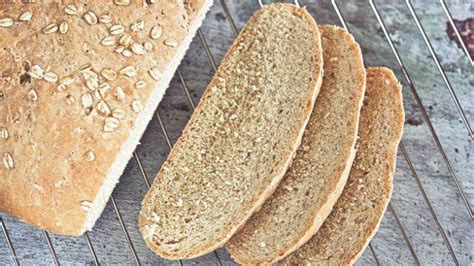 Haferkrustenbrot Mit Joghurt Au En Knusprig Innen Locker